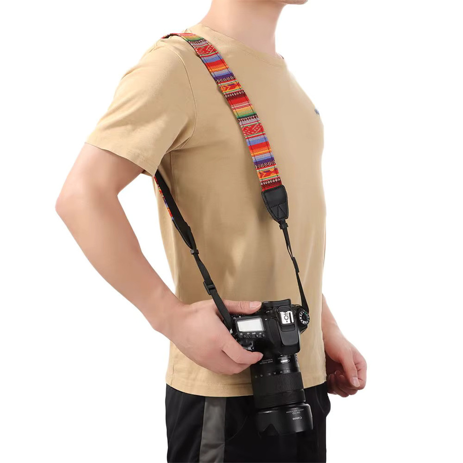 LONGPEAN Kamera Schultergurt im Retro-Ethnischen Stil aus PU-Leder, verstellbarer Vintage Neck Strap für Nikon und Sony DSLR/DSLR, Multicolour - Bild 1