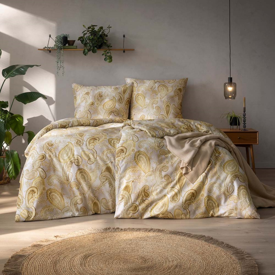 Estella Bio Mako Satin Bettwäsche Ticiana Paisley in Altgold und Sand, Set bestehend aus Bettbezug und Kissenbezug, B/H: 155 x 220 cm, Kissen: 80 x 80 cm - Bild 1