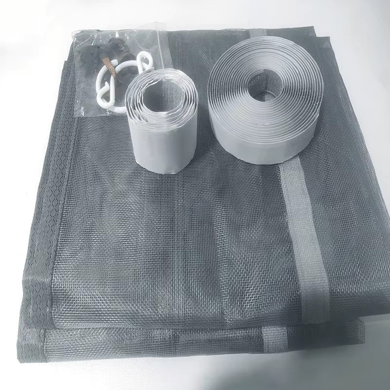 Graues magnetisches Moskitonetz als Türvorhang für einen unsichtbaren Mückenschutz von zxqwan - Bild 2
