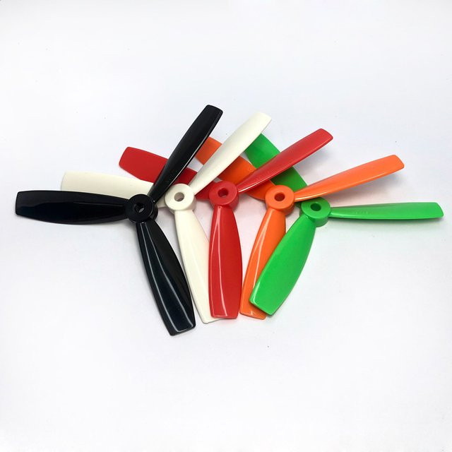 Gemfan 3-Blatt Propeller Set CW CCW für FPV Drohnen Motoren 2205 2207 2810 2306 in Grün - Bild 1