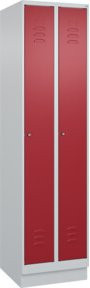 C+P Spind Classic PLUS Garderobenschrank mit Sockel, 2 Abteile, Zylinderschloss und 3 Garderobenhaken, Farbe: Grau/Rot, H x B x T: 195 x 50 x 50 cm - Bild 1