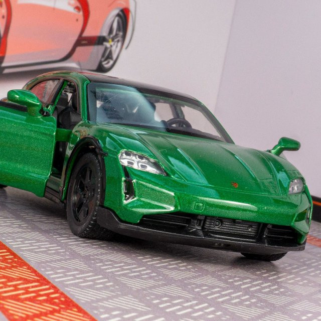 WELLY Automodell, 1:36, Metall, mit Licht und Sound, grün - Bild 1