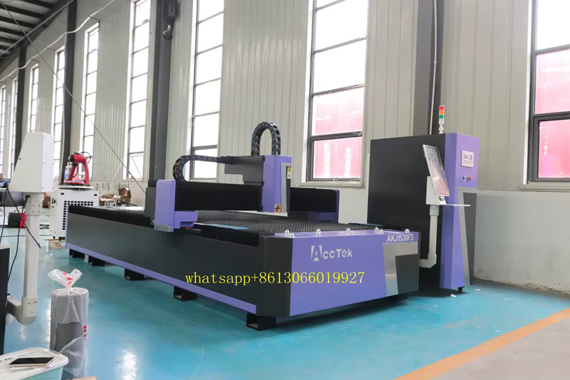 Acctek Faserlaser-Metallschneidemaschine mit AKJ1530F Wasserkühler für Weichstahl und Kohlenstoffstahl - Bild 4