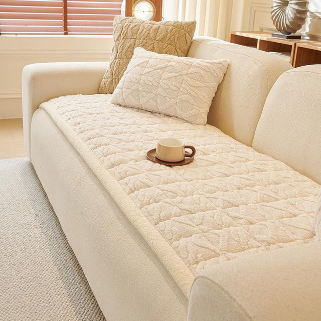 Rutschfester Sofabezug aus Fleece in Beige, moderner Couchschoner und Überwurf für dein Wohnzimmer, B/T/H: 30 x 30 cm Kissenbezug - Bild 1