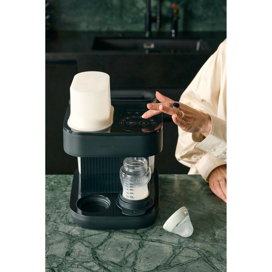 Tommee Tippee Perfect Prep Pro Flaschenzubereiter in Schwarz mit integrierter Waage, Kalkfilter und App-Steuerung - Bild 2
