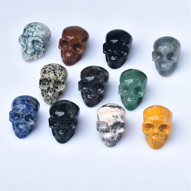 Handgeschnitzte Totenkopf-Statue aus schwarzem Naturstein von Stone Brothers zur Raumdekoration - Bild 1