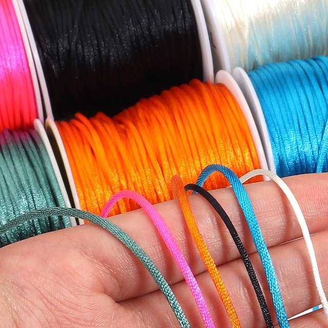 Satin-Nylon-Verkleidungsschnüre, 1,5/2 mm, 50–80 Yards, Louleur - Bild 1