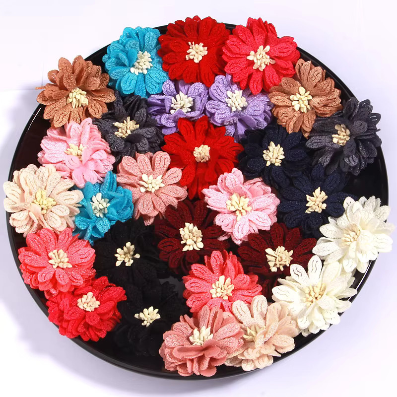 10er Set beige Kunststoff Blumen zur Dekoration von Hochzeitskarten, Kleidung und Hüten, Durchmesser: 4,5 cm - Bild 3