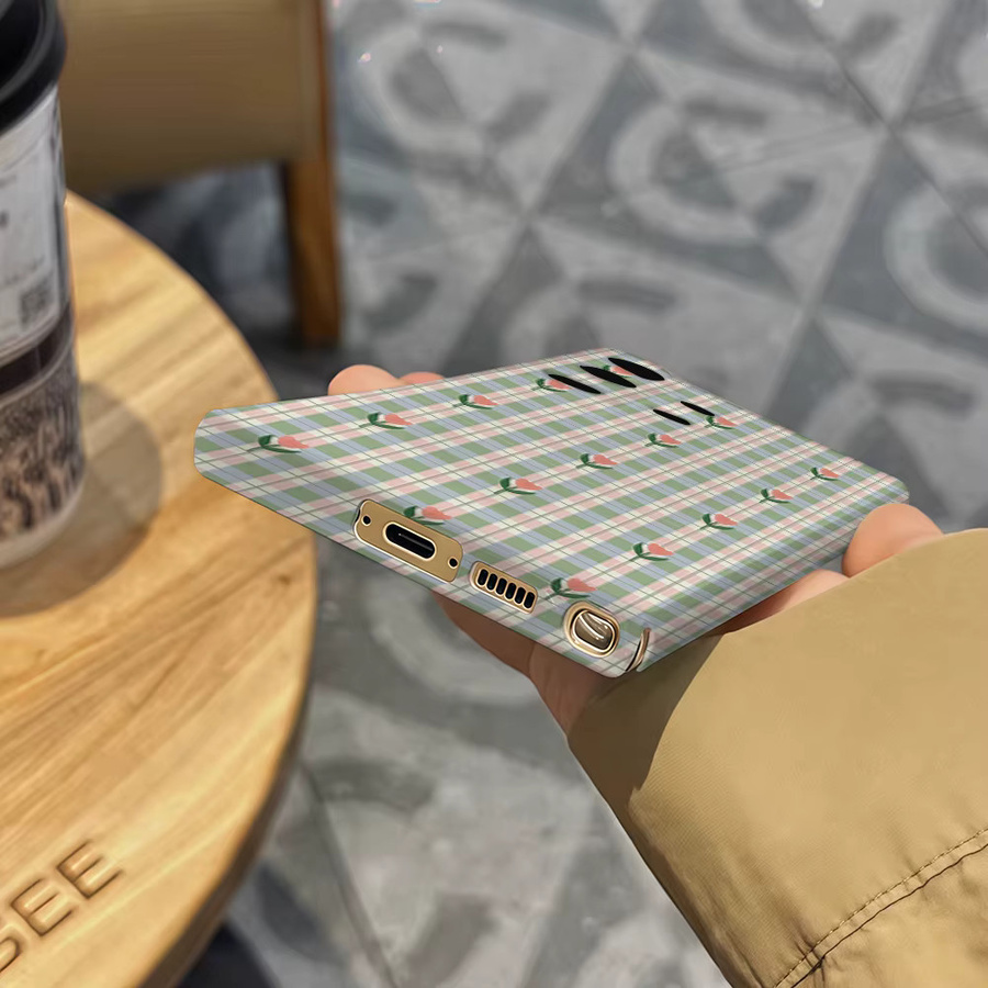 Stoßfeste Samsung Galaxy Handyhülle mit kariertem Tulpen-Gitter-Design in Multicolour für Galaxy S25 Ultra, S24 und S23 Ultra Plus - Bild 4