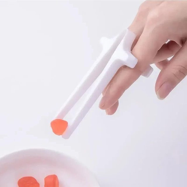 Happypilot Lazy Finger Essstäbchen-Clip aus Kunststoff in Weiß - Bild 1