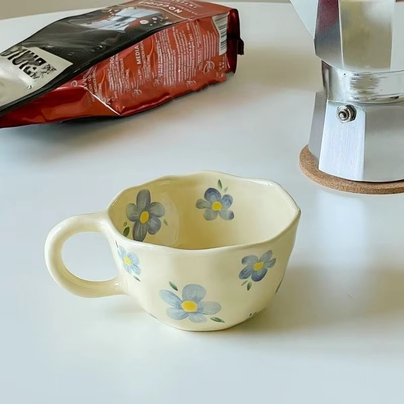 Kreative Keramik Kaffee Tasse mit floralem Design von JUSTINLAU in Lila - Bild 2
