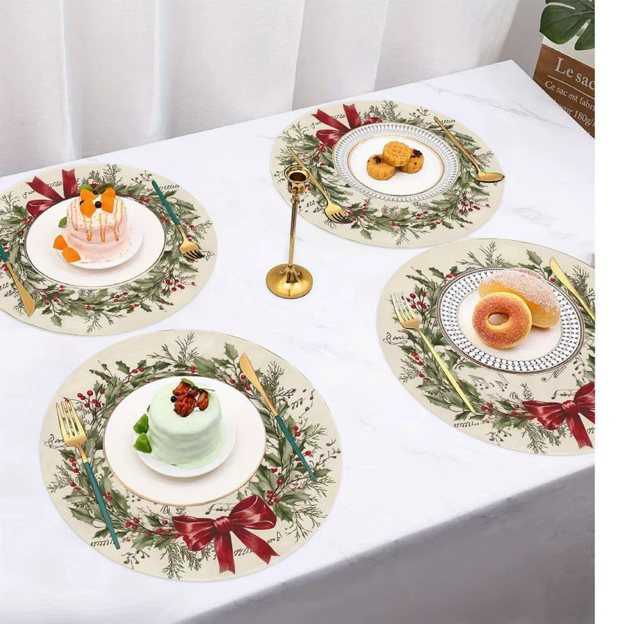 VIKAMA Retro-Weihnachts-Tischsets 4er-Set, rutschfeste Platzsets mit Musiknoten-Design, Beeren und Kranz in Rot und Grün - Bild 2