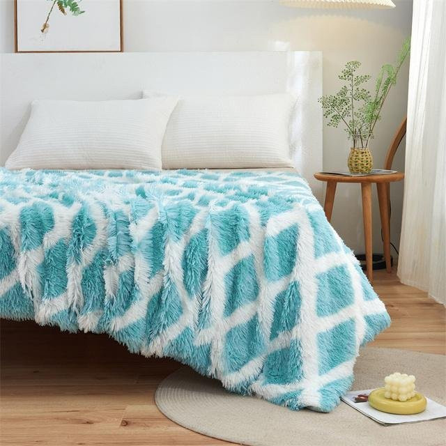 S-EMIGA Flauschige Kunstfelldecke in Weiß, weiche Plüschdecke als Überwurf für Bett und Couch, B/B: 130 x 160 cm - Bild 1