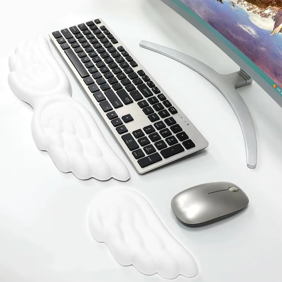 KAFNHCKA Ergonomische Mausgelenkauflage mit Engel-Flügel-Design aus Memory Foam in Weiß - Bild 3