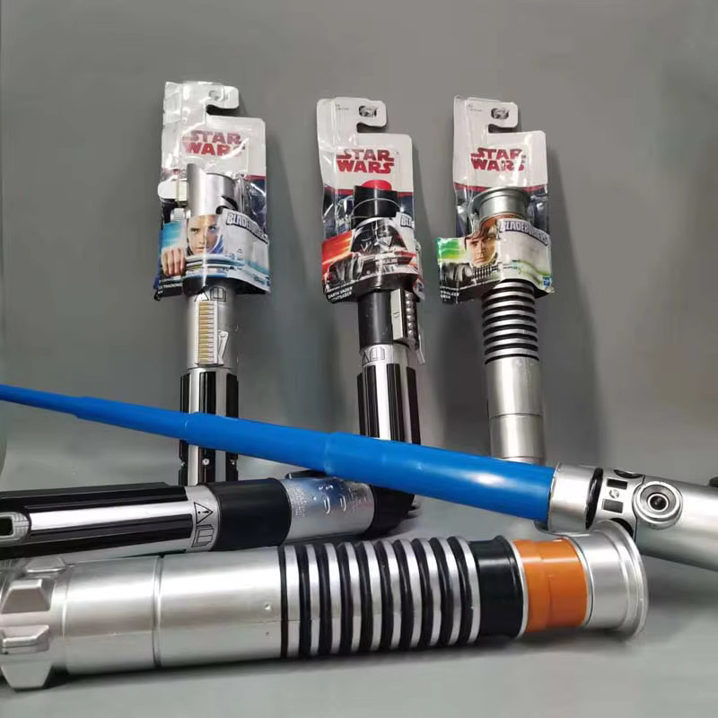 Hasbro Star Wars Einziehbares Lichtschwert Wurfschwert - Bild 2