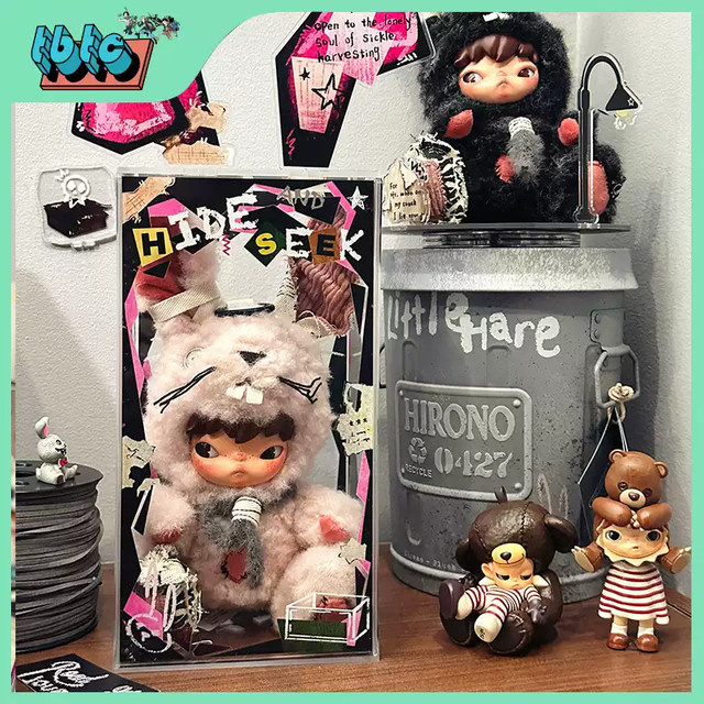 POP MART Hirono Little Hare Blind Box Plüschfigur mit Acryl-Vitrine und drehbarem Sockel, Höhe: 23 cm - Bild 1
