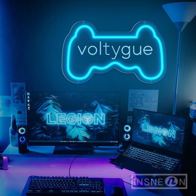 Personalisiertes LED-Neonschild mit individuellem Text in Blau, moderne Wanddekoration für Gaming-Zimmer und Kinderzimmer, transparentes Design mit USB-Anschluss, B/H: 30,0 x 18,0 cm - Bild 1