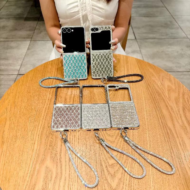 Stoßfeste Handyhülle mit Kristallbeschichtung und Diamant-Glitzer für Samsung Galaxy Z Flip 7FE, Z Flip 6, Z Flip 5 und Z Flip 4 in Grün - Bild 3