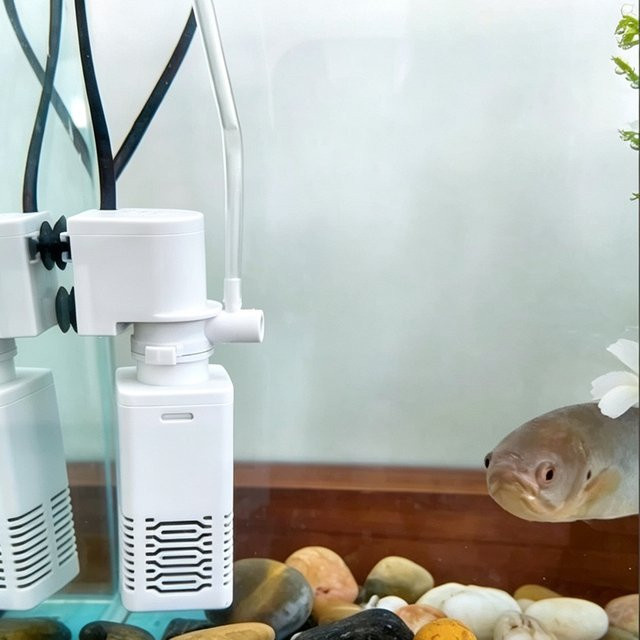 TUNFAN Aquarium-Filterpumpe in Weiß: Geräuscharme Tauchpumpe als Luft-Sauerstoff-Belüfter und Wellenerzeuger für dein Fischbecken (220V) - Bild 1