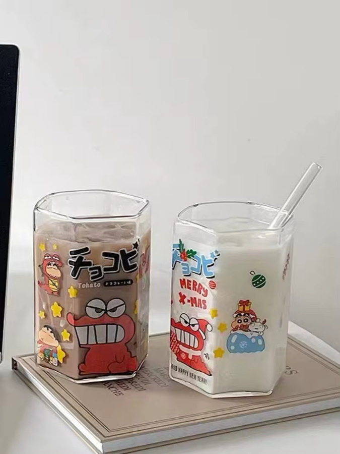 Bandai Crayon Shin-chan Glasbecher aus Borosilikatglas in transparent mit sechseckiger Form und Cartoon-Krokodil-Design - Bild 3