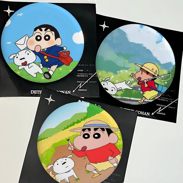 52TOYS Anstecknadel Crayon Shin-chan Anime, Runde Laser-Brosche - Bild 1