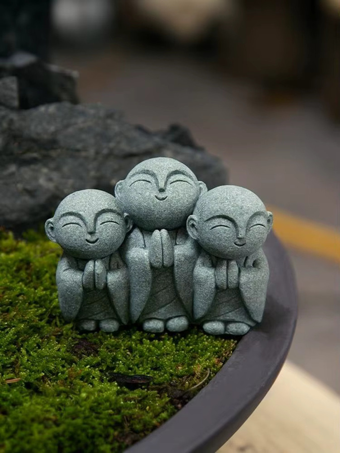 Eelhoe 4-teiliges Miniatur-Statuen Set aus Harz, Kleine Mönch-Figuren für asiatische Zen-Garten Dekoration und Meditations-Ornamente - Bild 5