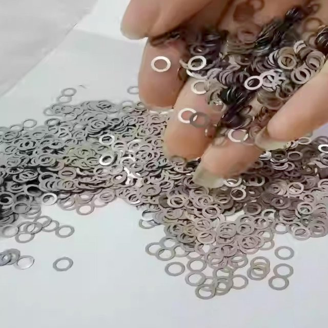 TINGGOO Ultradünne Unterlegscheiben aus 304 Edelstahl in verschiedenen Größen von M2 bis M40 und Stärken von 0,1 mm bis 1 mm - Bild 1
