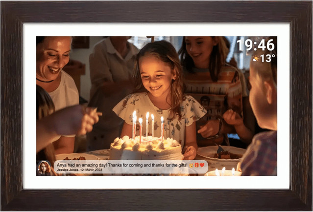 Denver PFF-1543 Digitaler WiFi-Bilderrahmen mit 15,6 Zoll IPS-Display, Frameo, 1920 x 1080 Pixel, 16GB Speicher, Holz dunkelbraun - Bild 1