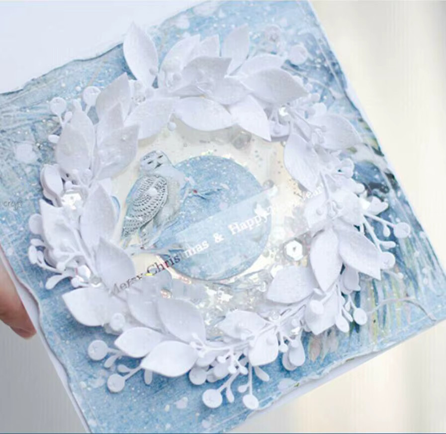 Blumenkranz mit Blättern aus Metall als Stanzform für Scrapbooking, Fotoalben und Bastelarbeiten zur dekorativen Prägung von Papier und Karten - Bild 2