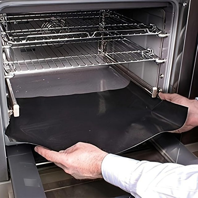 HeyLife Backofenfolie in Schwarz, wiederverwendbare Schwerlast-Antihaftmatte als universeller Schutz für Elektro- und Gasöfen, 1 Stück - Bild 1