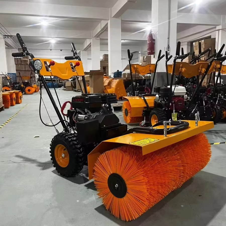 Selbstbetriebene und manuelle Schneekehrmaschine in Orange für Innenhof und Garten - Bild 4
