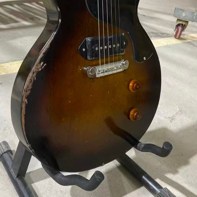 LPGQB Junior Style Vintage Sunburst Relic E-Gitarre mit Einzelnem P90 Tonabnehmer in Brown und Aged Finish - Bild 1