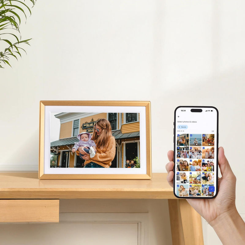 Digitaler Fotorahmen Arzopa D10 in Goldfarben mit Wi-Fi und USB-C Anschluss - Bild 3