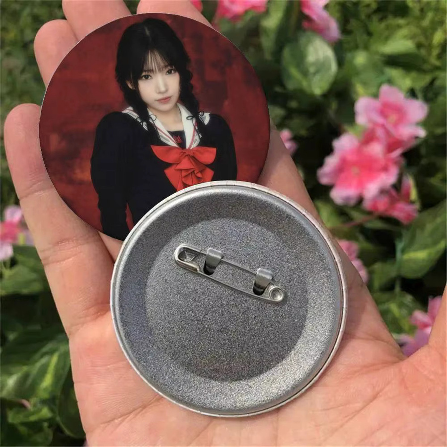 Phantom Siita Bilibili Abzeichen Runde Cosplay-Pins aus Metall in Multicolour, Durchmesser: 25 mm, 32 mm, 44 mm, 58 mm, 75 mm - Bild 2