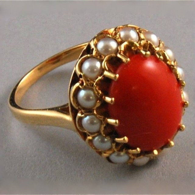 Damenring, goldfarben, roter Stein, Perle, Vintage - Bild 1