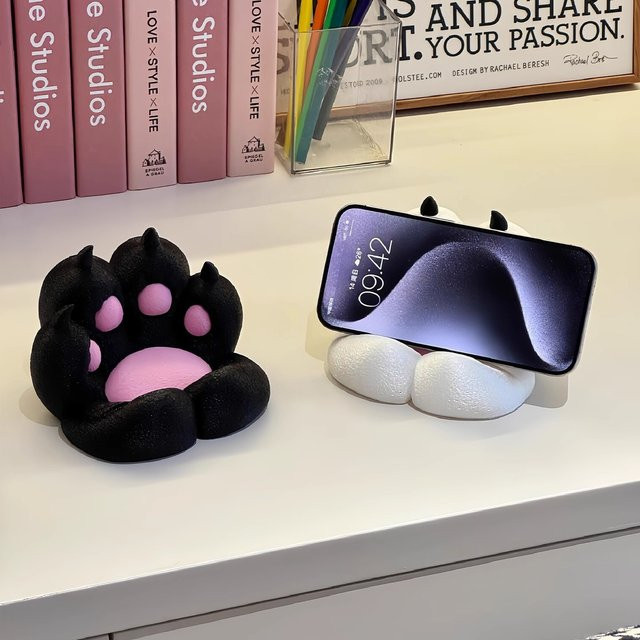 Kreativer Telefonständer mit Katzenklaue in Schwarz für deinen Schreibtisch - Bild 1