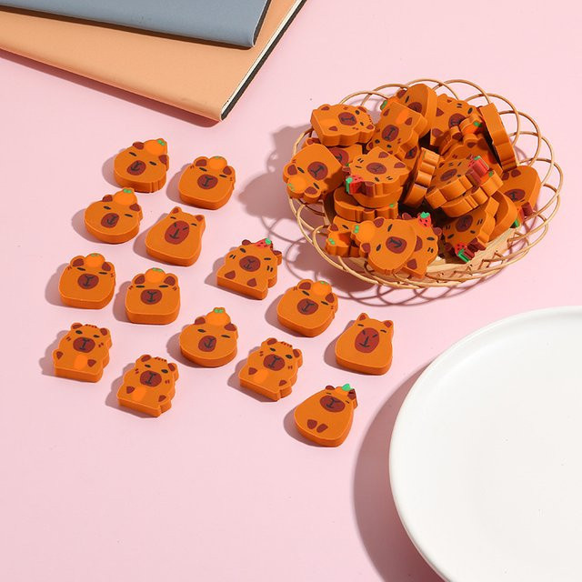 Niedrige Radiergummis im Capybara-Design von Capibala in Orange für Schule und Büro - Bild 1