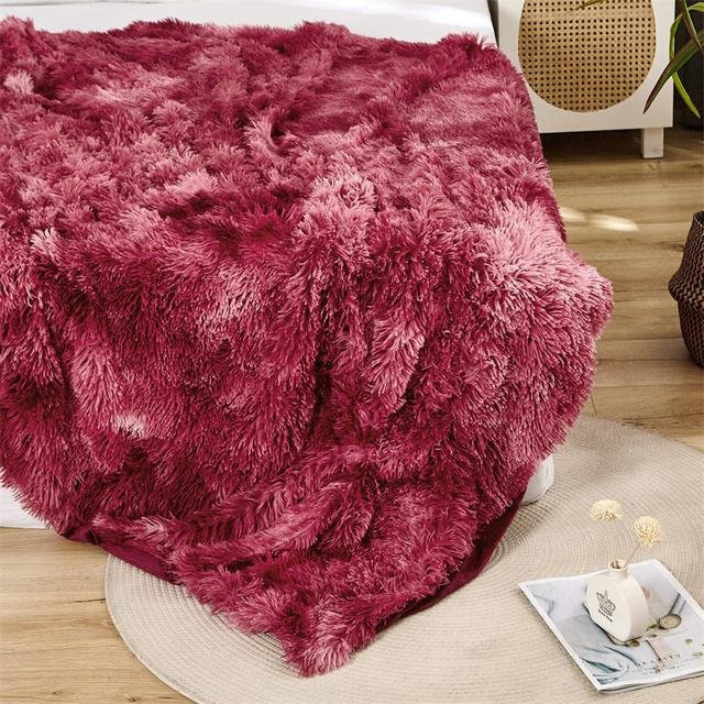 S-EMIGA Flauschige Kunstfelldecke in Weiß, weiche Plüschdecke aus Fleece für Bett und Couch, B/T: 130 x 160 cm - Bild 1