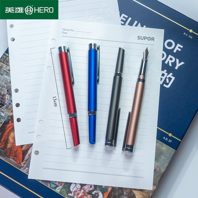 Hero 8203 School Füllfederhalter Set, 2 Stück, 0,5 mm Edelstahl-Iridiumspitze, Farben: Blau und Mehrfarbig - Bild 1