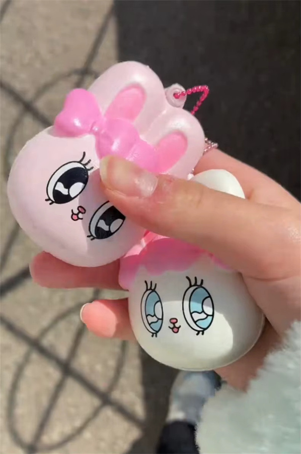 Kitan Esther Hase Squishy, Taschenanhänger, Schlüsselanhänger - Bild 4