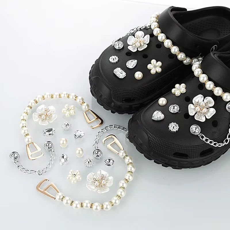 FHLDING Schuh-Charms-Set, 16-teilig, Diamant-Weiße Blumen-Perlenkette, Unisex - Bild 2