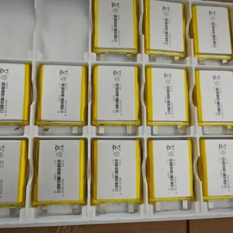 Robinella Lithium-Polymer-Akku 3,7 V 10000 mAh in Gelb für mobile Powerbank und Solarenergie - Bild 2