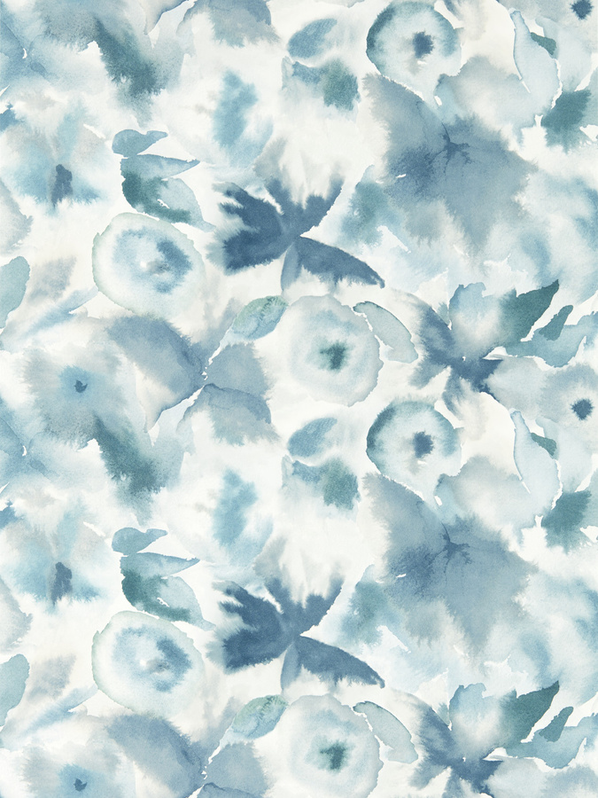 Harlequin Tapete Flores in Cornflower, First Light und Denim – Florales Vliesdesign in Blau - Bild 2