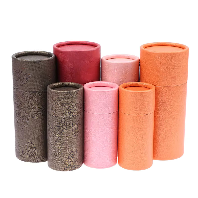 Runde Geschenkbox aus Kraftpapier in Braun und Multicolour für Kosmetik, ätherische Öle, Lippenstift oder Parfüm - Bild 2