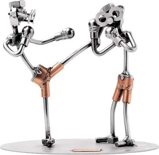 Schraubenmännchen Kickboxen von Hinz & Kunst aus Metall in Silber im Industrial-Design für den Tisch - Bild 1