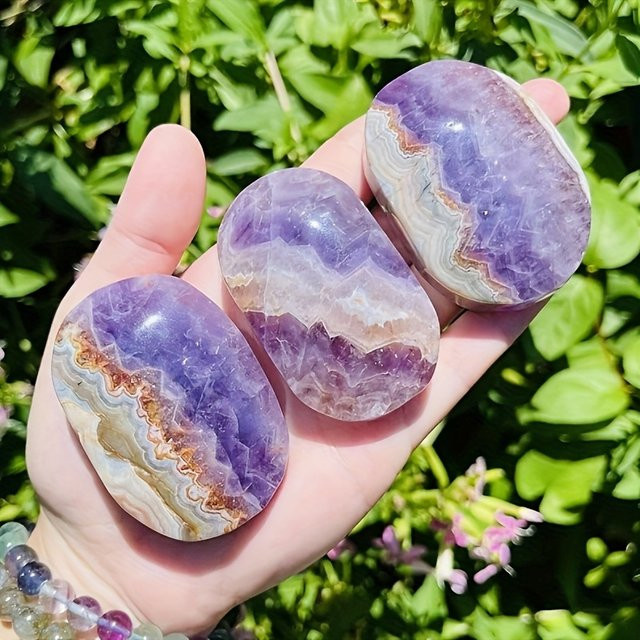 CrystalHola Amethyst-Spitzenachat Handstein in Lila zur Dekoration - Bild 1