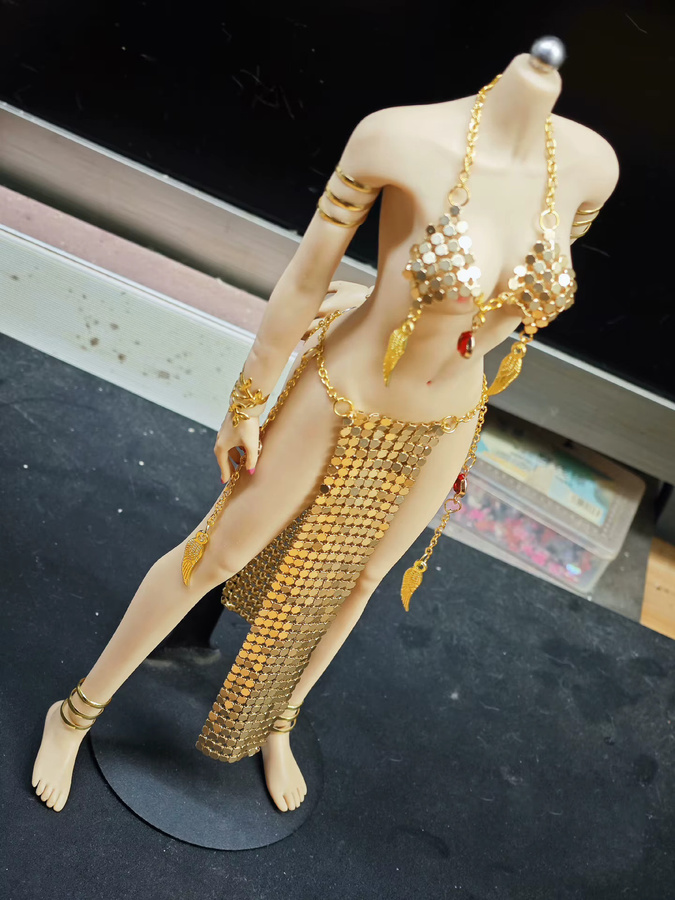 Weibliche Puppen Kleidung Metallic Pailletten, Gold, 1/6 Maßstab, Zubehör - Bild 2