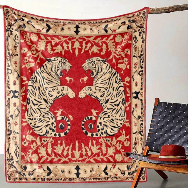 Contempora Flanell-Überwurfdecke mit Vintage-Tiger-Print in Rot, Schwarz und Beige - Bild 1