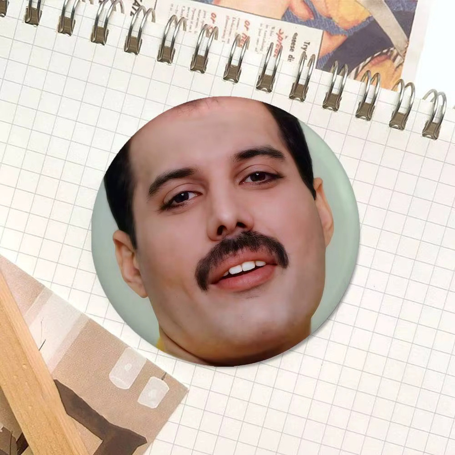 52TOYS Brosche Freddie Mercury Queen Abzeichen, Bunt - Bild 5