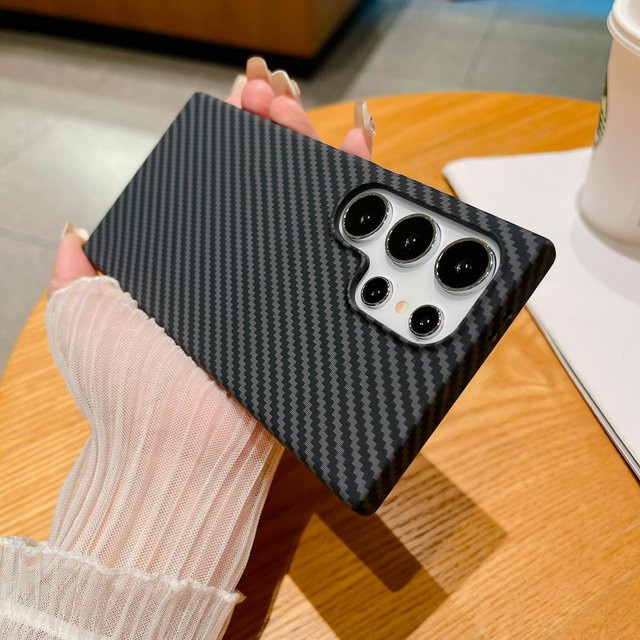 Ultra-dünne Handyhülle mit Carbonfaser-Textur für Samsung Galaxy S26 S25 S24 S23 S22 Note20 Ultra Plus in Schwarz mit mattierter Hartschalen-Rückseite - Bild 1